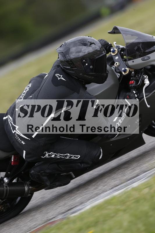 Archiv-2025/06 18.04.2025 Speer Racing ADR/Gruppe rot/backside